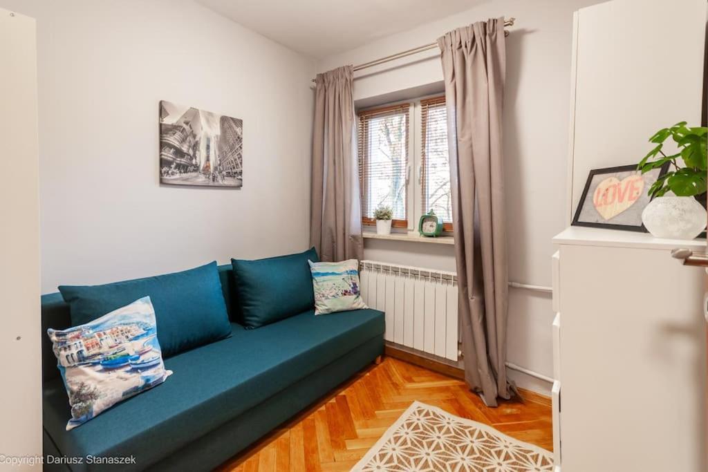 Superapart Woloska 40 Warszawa Exteriör bild